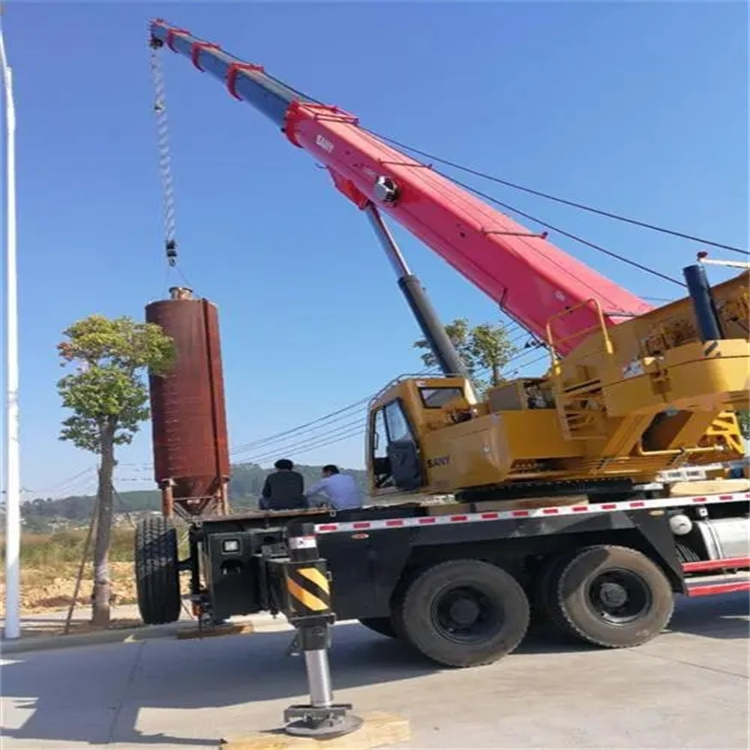 长汀县吊车租赁作业时的保养和维护