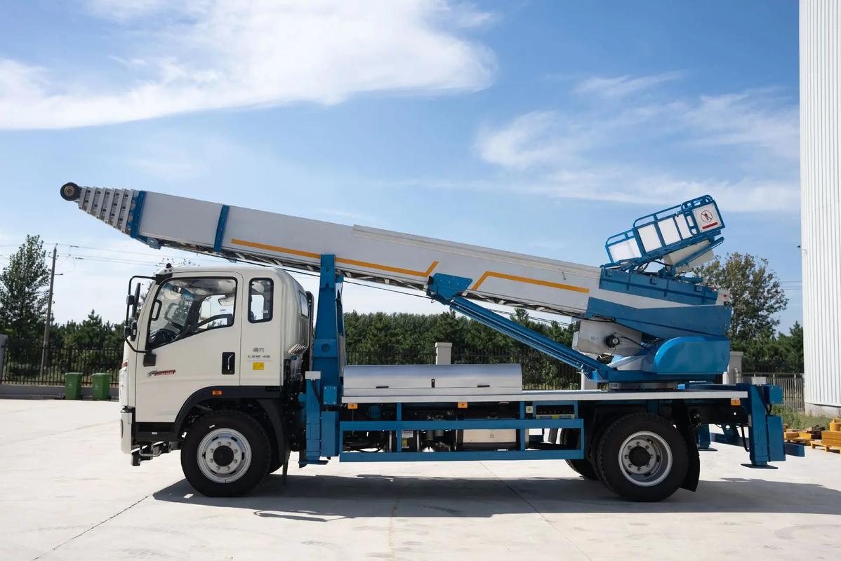 长汀县云梯上料车租赁费用